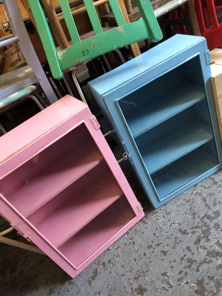 RVBoxShop's tweet image. A few more from Today’s sale!! Come by! 9-5pm and tomorrow all day too! #vintagefurnite#props#bric a brac @RVBoxShop