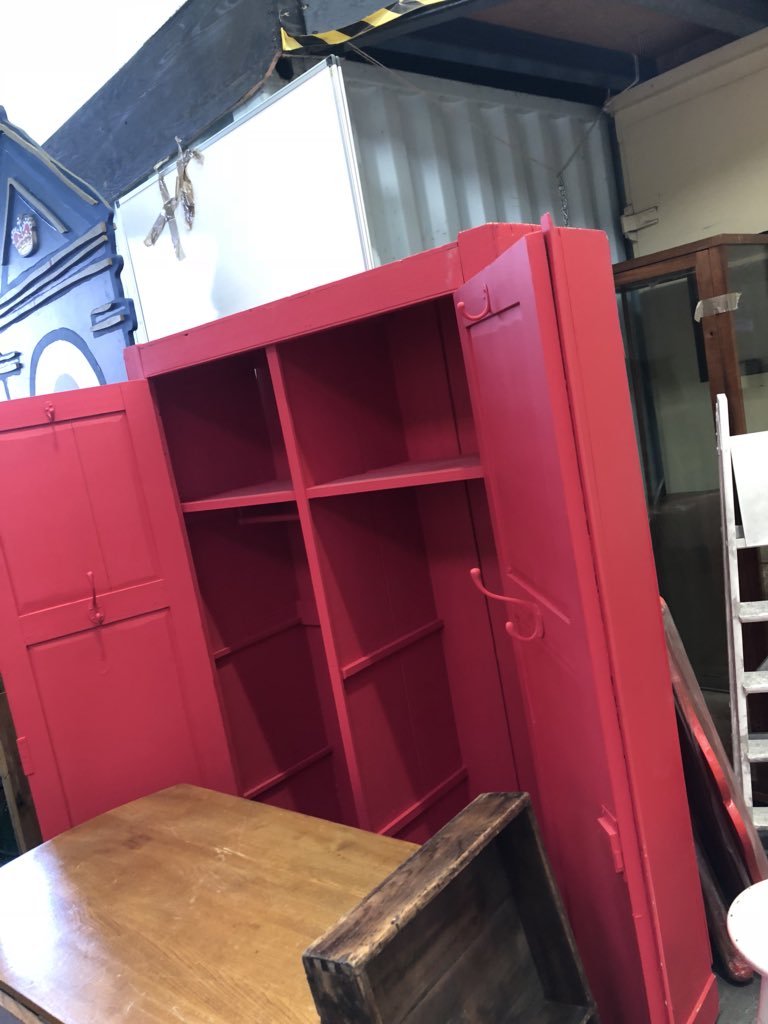 RVBoxShop's tweet image. A few more from Today’s sale!! Come by! 9-5pm and tomorrow all day too! #vintagefurnite#props#bric a brac @RVBoxShop