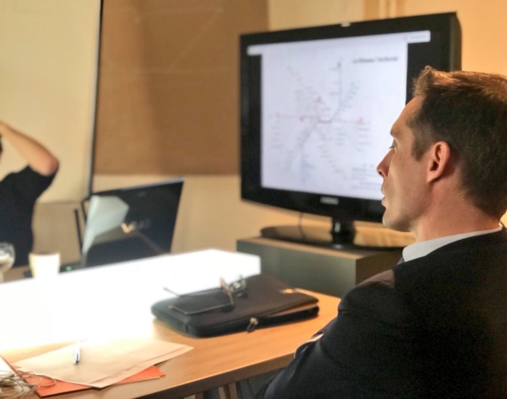 Djebbari_JB's tweet photo. Rencontre avec l’équipe de tramtrain à #Limoges qui porte un projet #ferroviaire structurant pour les déplacements du #Quotidien. Prochaine étape : fiabiliser les montants d’investissement et d’exploitation. À suivre ! https://t.co/qjL0KD144N