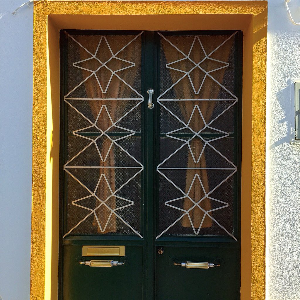 Patternistas's tweet image. Getting a little bit obsessed by door grilles in Tavira #patternistas #patternhunters