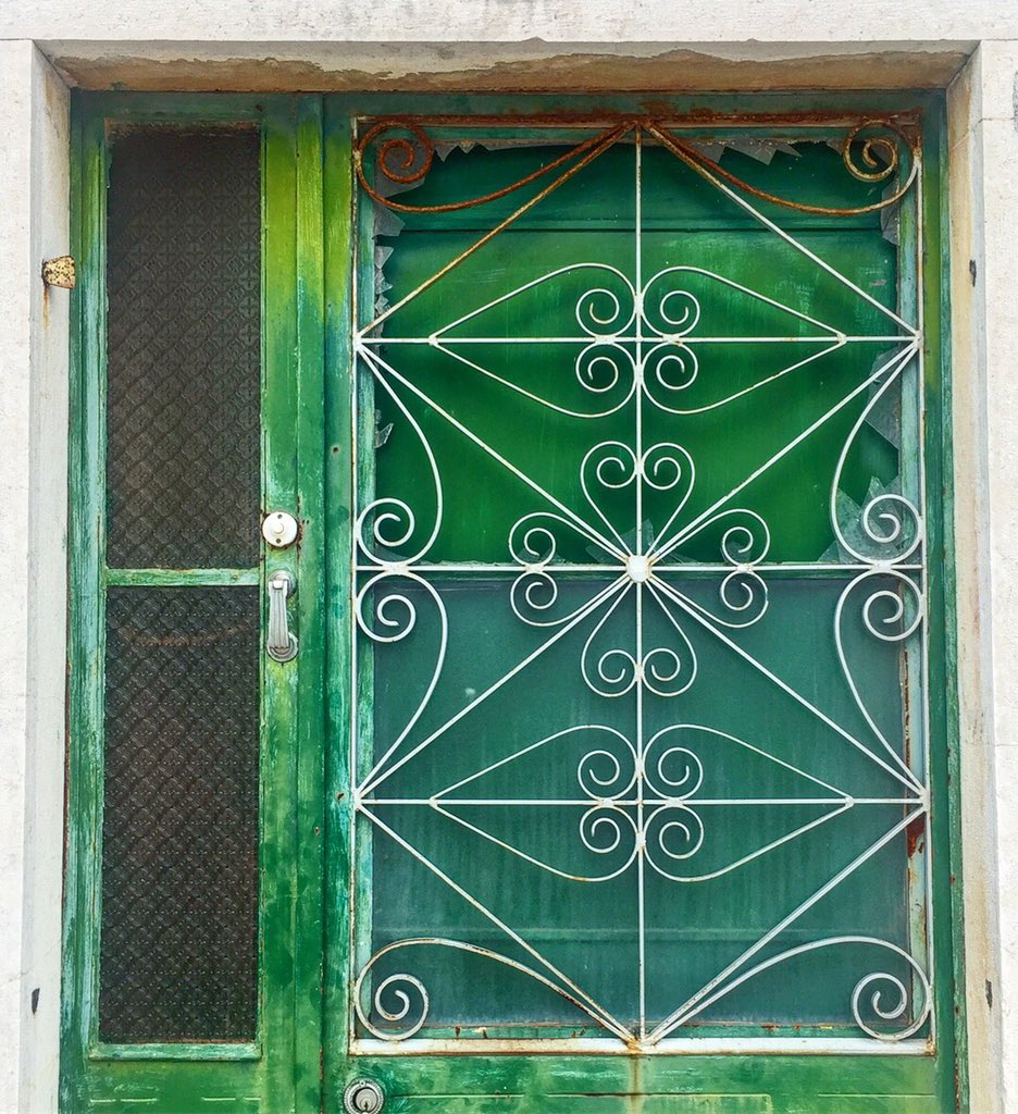 Patternistas's tweet image. Getting a little bit obsessed by door grilles in Tavira #patternistas #patternhunters