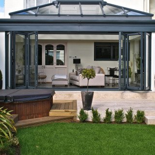 Frame__Maker's tweet image. HAPPY FRIDAY EVERYONE!! Ready for weekend?? Well spring has finally sprung .... so is it time you had those new doors to open yourself up to your garden? Bifold or french doors......call us on 0116 2784000 or email at sales@framemakerleicester.com #Liniar #uPVC #Smart #Aluminium