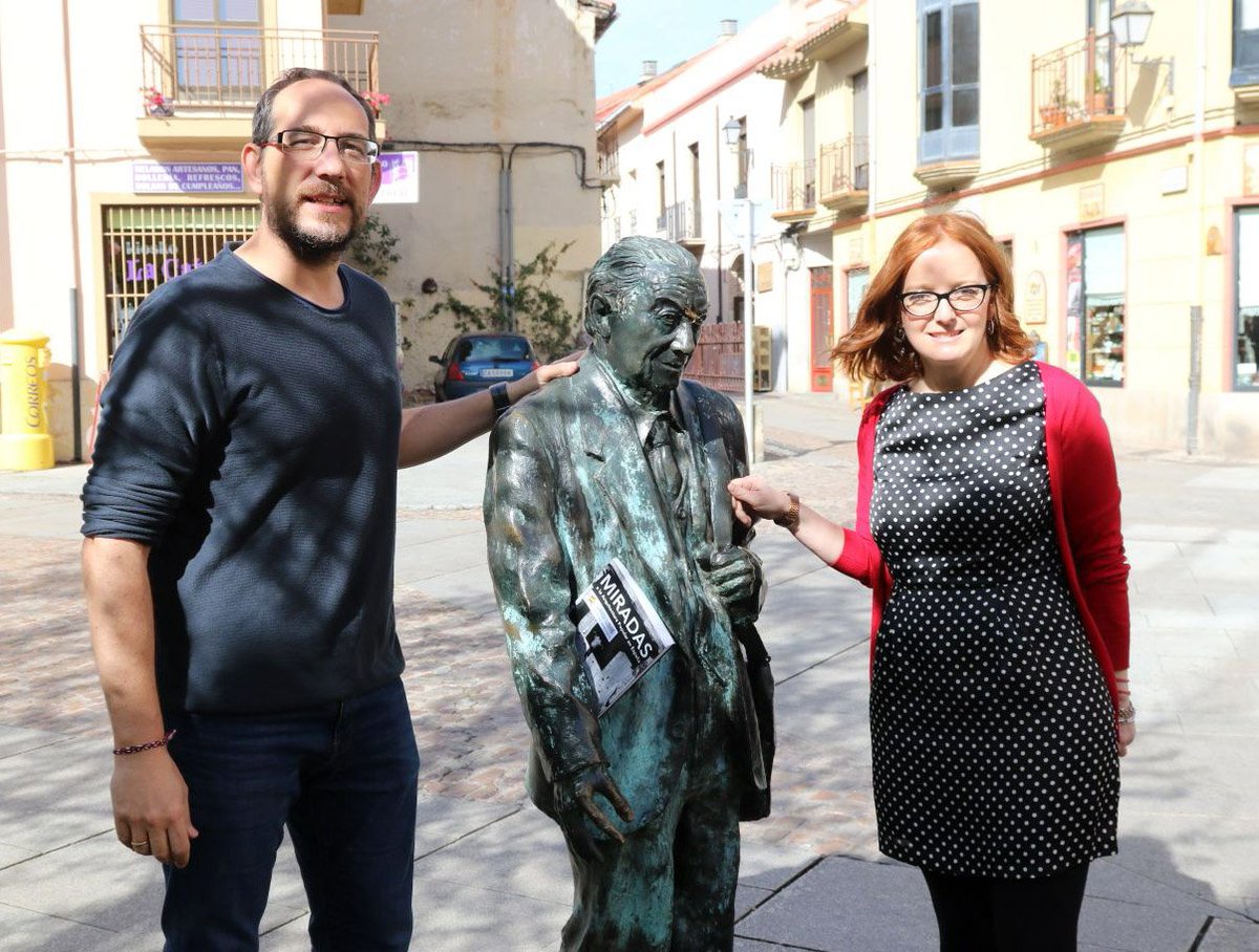 bibespzam's tweet photo. Pues ya hemos dejado unos cuantos libros por #Zamora en ¡#BookcrossingMuseos ! @rosalamas @ponscor @Muset_CyL @museoscastyleon @bibliomarioneta ¡Feliz pre-#DiaDelLibro a todxs! @valenciaetno @museoetnoloxico https://t.co/wo1tNwM5pP