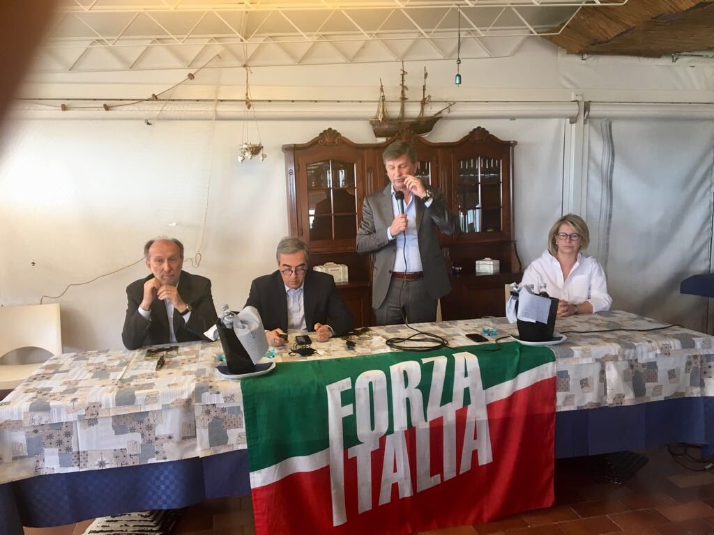 Forza_ItaliaFVG's tweet photo. A Grado con @gasparripdl, @Sandra_Savino e @Riccardi_FVG per presentare il nostro candidato @RmRobimarin. #ElezioniFVG #ForzaItalia https://t.co/XnZQV8G20x