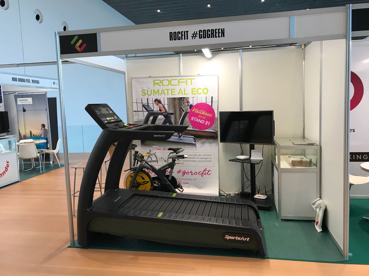 2ª jornada del <a href="/CongresoAsinem/">Congreso Eficiencia Energética y Sostenibilidad</a>. Aquí seguimos con la nueva cinta Verde ♻ de <a href="/GoSportsArt/">SportsArt</a> para explicar a los asistentes cómo ahorrar en la factura de la luz de un gimnasio 💡 #eljuegomaslimpio
