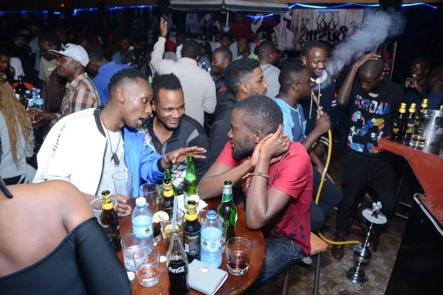 Happy_Piipo's tweet photo. Let a friend know It's on Tonight at Wave LOUNGE-Kololo 🔥🔥🔥🔥 #MashUpFridays hosted by Gareth Onyango, Dj Meek and Dj and Dj Naselow. https://t.co/UHv5A9ehj8