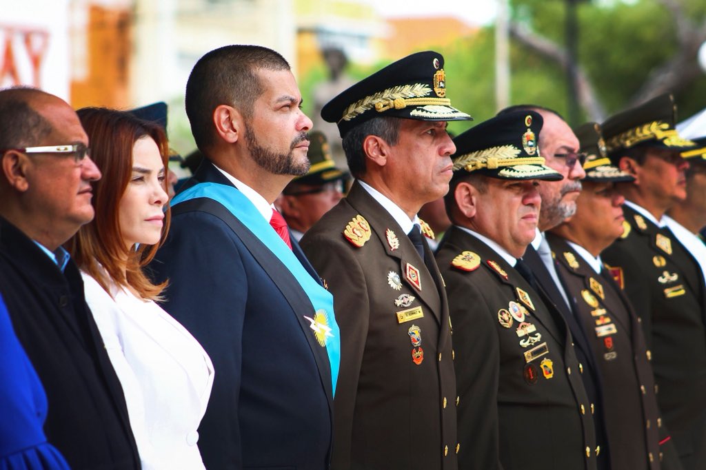 Omar_PrietoPSUV's tweet photo. Dichosos los que trabajan por la paz,
porque serán llamados hijos de Dios.
Mateo 5:9 
En REVOLUCIÓN de nuestro Cmdte. Eterno, Hugo Chávez y del Pdte. @NicolasMaduro la PAZ siempre ha sido el camino para avanzar hacia un futuro mejor! La PAZ es nuestro compromiso.Buen día, pueblo! https://t.co/I8Yvh23vYE