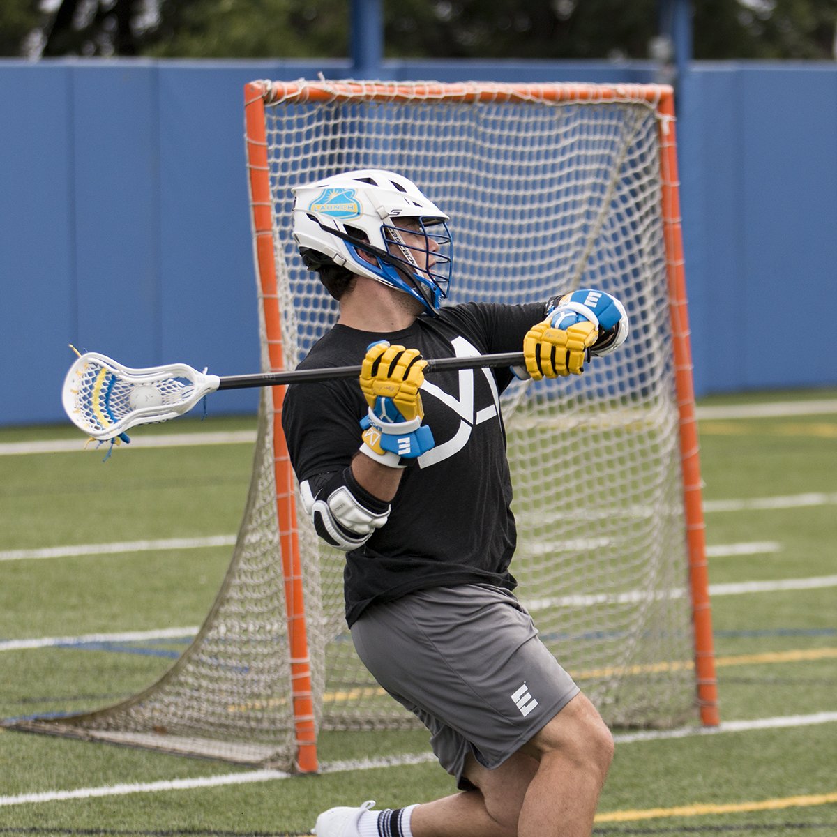 Epochlax's tweet photo. Ready to tear it up Dylan Molloy #LivePlayBe #DragonflyEight #Technology #CarbonFiberRevolution #MadeinUSA #AdvanceTheGame #EpochAthlete #EpochFamily #FeelDesignControl #Lacrosse #Lax #GameChanging https://t.co/id35WTS0sy