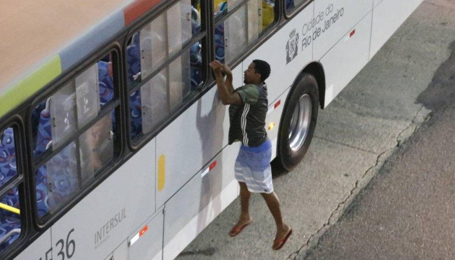 ArtsExplore's tweet photo. Três celulares são roubados por hora no Estado do Rio https://t.co/n8VLkDsfqB [@OGlobo_Rio] https://t.co/o2WR9zecii