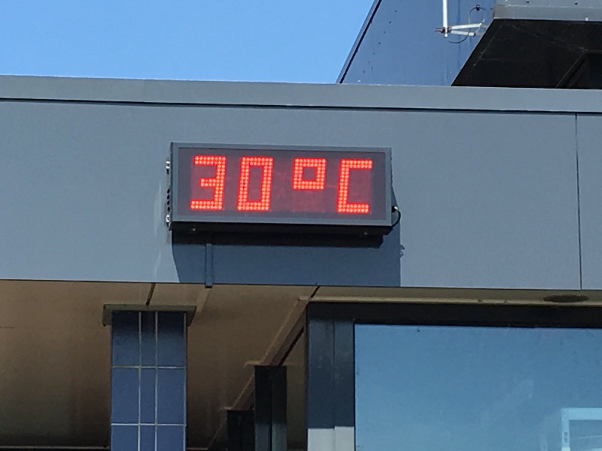 sqtrimmm's tweet photo. Mooie temperatuur bij de zwemloop tijdens de koningsspelen 2018 https://t.co/QfdaWYH6NG