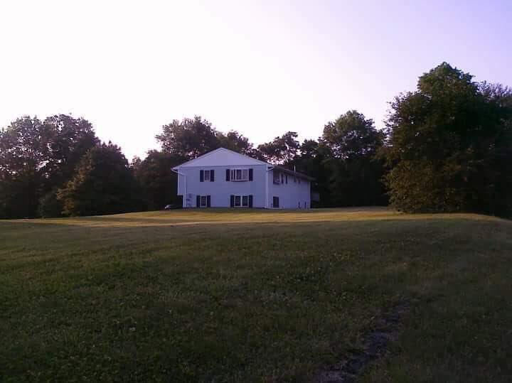 MC_Enforcer's tweet photo. I been thinking of moving to the north side I even went to see some house I really like.. but someone’s parents are already there.. HI @UWFscorpion34 good morning mortal https://t.co/0iZ7uUmSsb