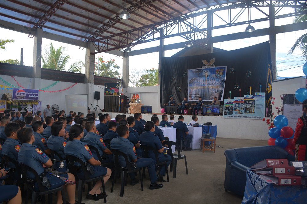 rclo_13's tweet photo. OOA April 20, 2018 at 8:00AM, personnel of this Office attended the Launching of PNP PGS Institutionalization held at PRO13 Multipurpose Hall, Camp Rafael C Rodriguez, Butuan City @CrimeLaboratory https://t.co/V65QZLZw0y