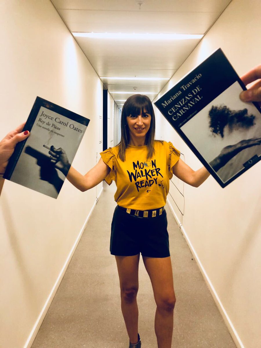 andaleyendo's tweet photo. 📸¡Buen díaaaaa! 
🌨Es #Viernes🌧 y la #FotoLocaDeLosViernes de @SLidijover anoche salió de gira y trajo una triple versión  #OnDemand 👏👏👏con @nachogiron 
@gisebu y @MiguelBossio de #StaffDeNoticias @telefe • ¡Gracias @florscarpatti ! 
¡Pasen y lean! https://t.co/y7I7yZaqLc