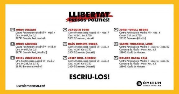CorreosRoures's tweet photo. Dicen los de arriba que a estas direcciones no escribáis, que no es legal y esas cosas. Pues eso. Ya sois mayorcitos. https://t.co/HJ0Oj3ZRD0