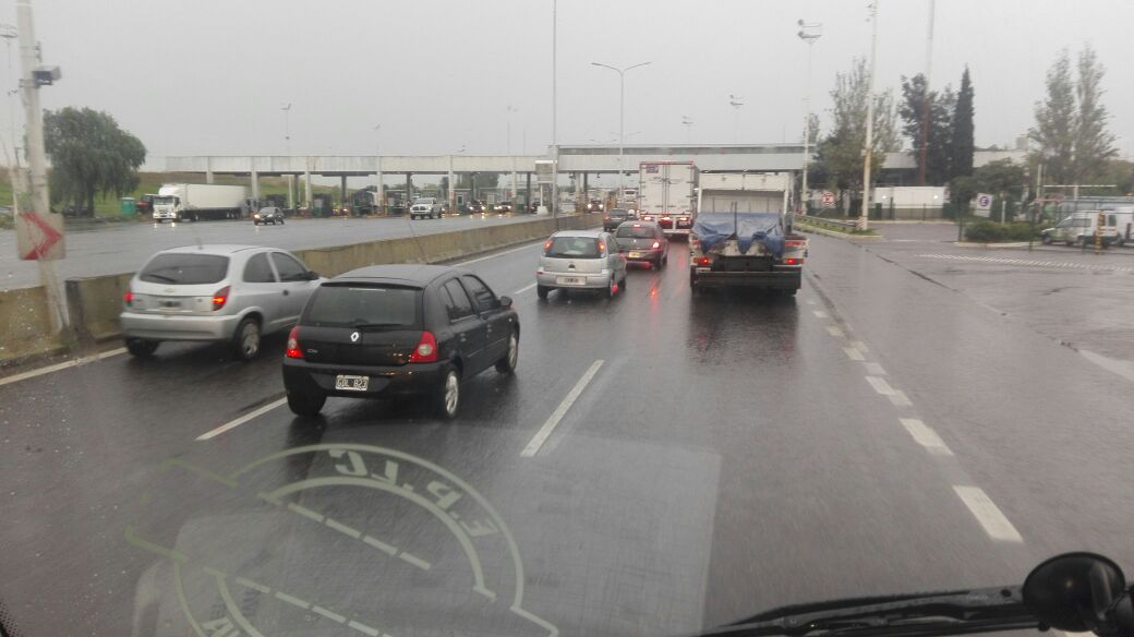Matias_Mac1's tweet photo. Autopista @CeamseOficial a paso de hombre. gran caudal de vehículos 🚗🚕🚙🚌🏎️🚐🚛 | @rominawinner @AlertasTransito @solotransito https://t.co/SdCfv0bJ3s