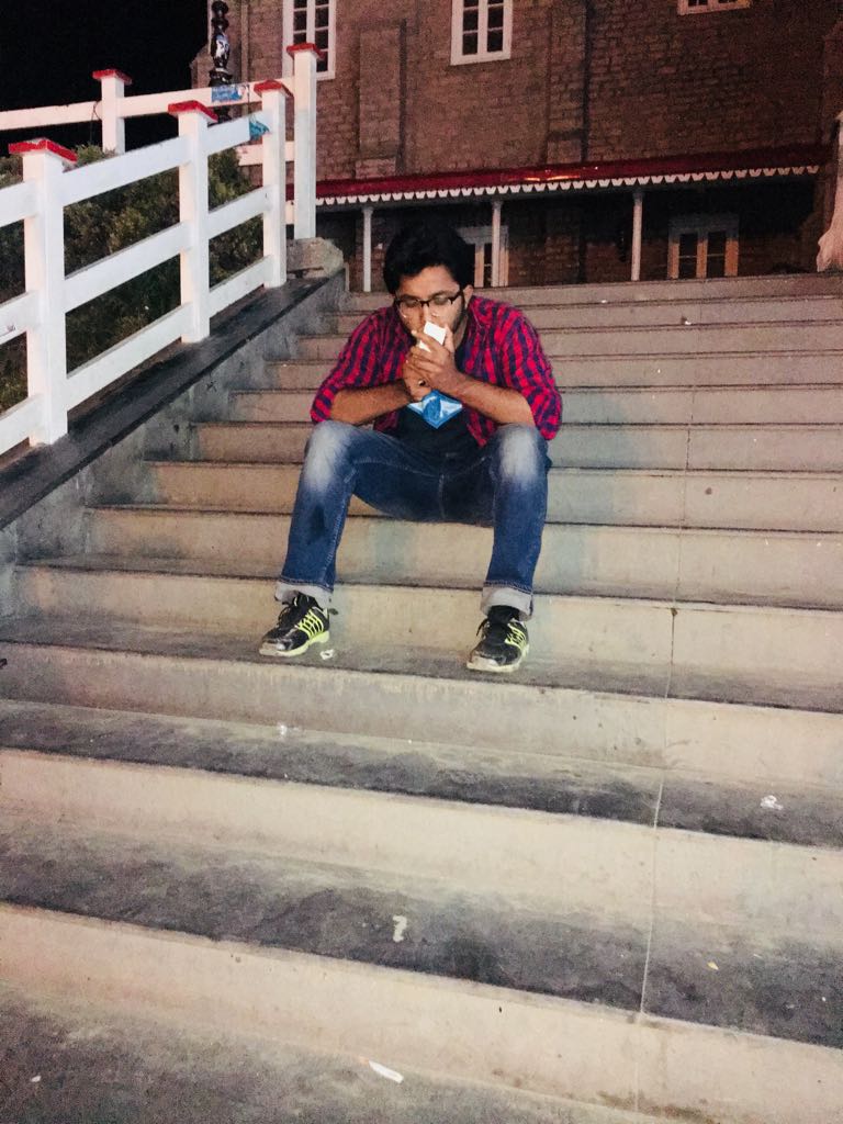 HamzaJu22263698's tweet photo. So smoking is the perfect way to commit suicide without actually dying. I smoke because it's bad, it's really simple.
#ichief https://t.co/EqBKws8awp