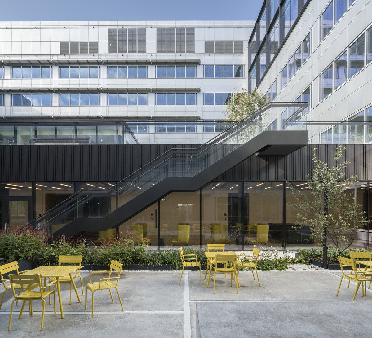 Recycling was a big theme at the London #BCOawards. Delighted our Westworks refurb <a href="/WhiteCityPlace/">White City Place</a> was Highly Commended (and congrats to <a href="/Hawkins_Brown/">Hawkins\Brown</a> for their award-winning refurb of the Olympic Broadcast Centre).