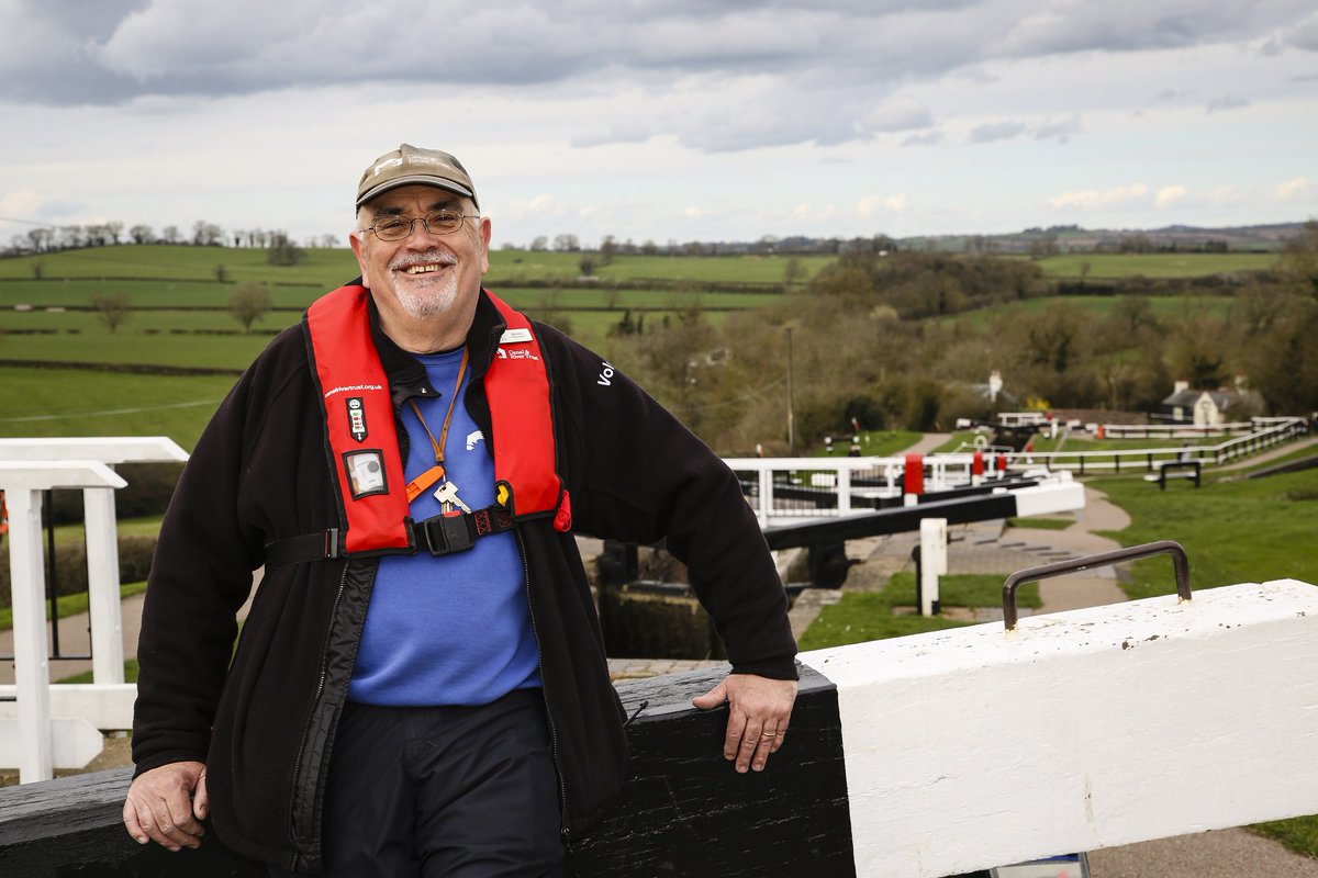 CanalRiverTrust's tweet photo. Today is #volunteerrecognitionday and we have a lot of incredible @CRTvolunteers to thank! The contribution of our #volunteers can be seen everyday across the waterways and we are so grateful for the amazing people who give their time - THANK YOU! https://t.co/fW1i4ekBZS https://t.co/YUkEm6efV0
