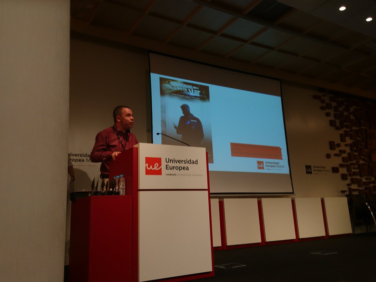 Carlos Crespo, nuestro genial profe de #ciclos, presenta de nuevo en la #SemanaComunicaciónUE 48h al límite.