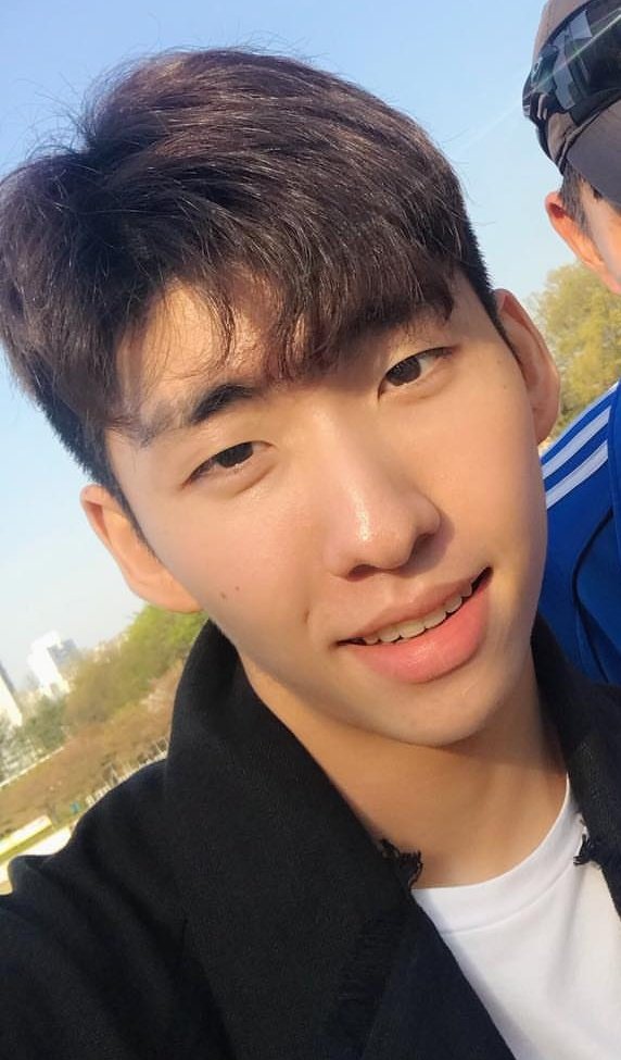 ICE_HYOJUN's tweet photo. 당신,,,, 왜 이렇게 멋있어,,?🤔
ㅤ
ㅤ
ㅤ
#효준아누나야 #효누 #임효준 #브리온컴퍼니 #쇼트트랙 #국가대표 #국가대표선발전 https://t.co/0upHGWXZVu