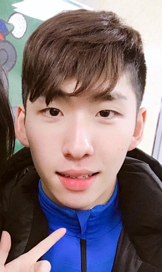 ICE_HYOJUN's tweet photo. 당신,,,, 왜 이렇게 멋있어,,?🤔
ㅤ
ㅤ
ㅤ
#효준아누나야 #효누 #임효준 #브리온컴퍼니 #쇼트트랙 #국가대표 #국가대표선발전 https://t.co/0upHGWXZVu