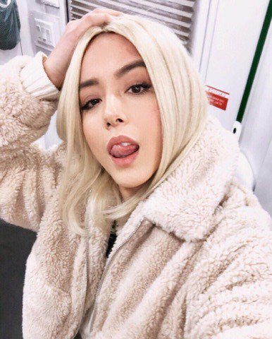 De rubia parezco mi gemela malvada o algo madre mía me encanta