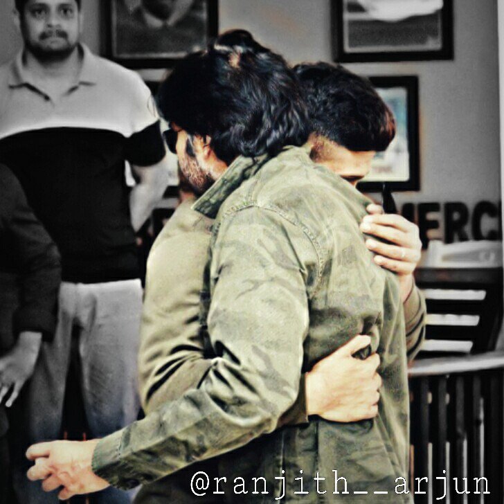ranjith__arjun's tweet photo. #NewProfilePic
#AAwithPK #WithPK #AAFansSupportPK #AlluArjun #PawanKalyan https://t.co/Co4xIXJKiQ