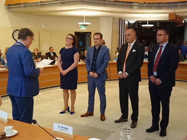 CdaMaashorst's tweet photo. Installatie wethouder en raadslid voor CDA Uden
Het nieuwe college van Uden is op donderdagavond 19 april geïnstalleerd.
Namens Het CDA neemt Franko van Lankvelt deel als wethouder. Omdat Franko de fractie verlaat wordt de vrijgekomen plaats ingenomen door Peter van Orsouw. https://t.co/50xbcQtVnx