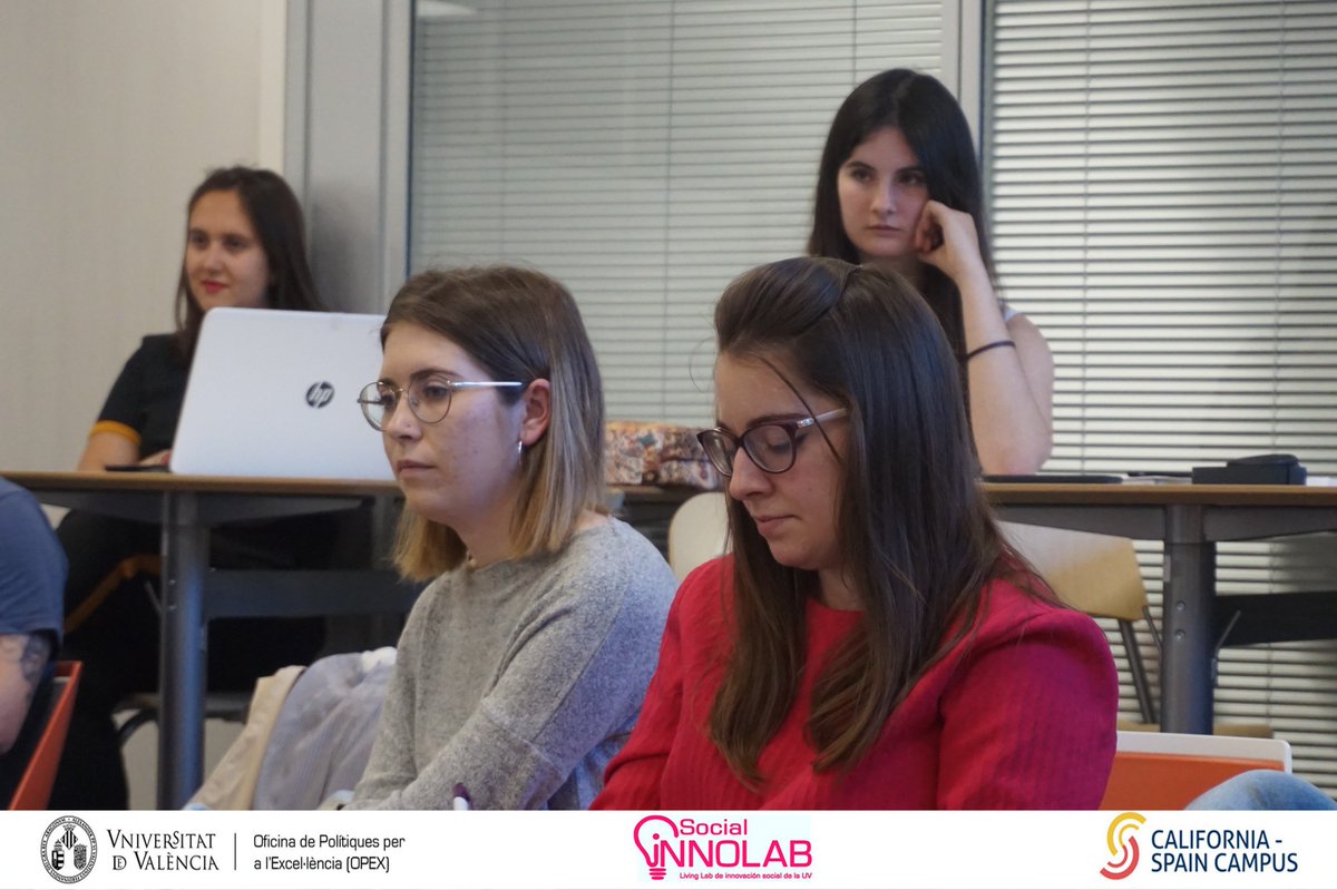 UVempren_'s tweet photo. Let’s Surf! 🏄‍♀️Sessió de Elevator Pitch: 45 segons per a vendre la teua idea
#PresentacioProjectes  #ExposicióFinal  #UltimaOla
💁‍♂️Més info: https://t.co/K4rG3IZlMX https://t.co/EDXKyXgMyn