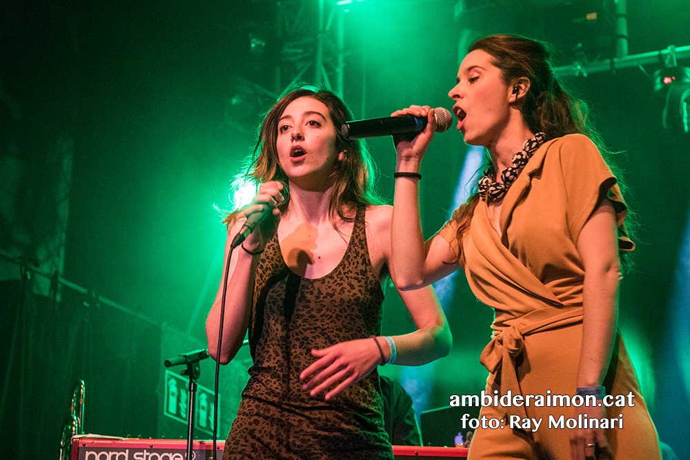 ambideraimon's tweet photo. Fotos de @BembaSaoco al @curtcircuit a la @sala_salamandra de l'#Hospitalet
https://t.co/gtOMse1vaC
#ambideraimon #bembasaoco #asacc #salamandra @AsaccConcerts https://t.co/yPqdpiuQz4