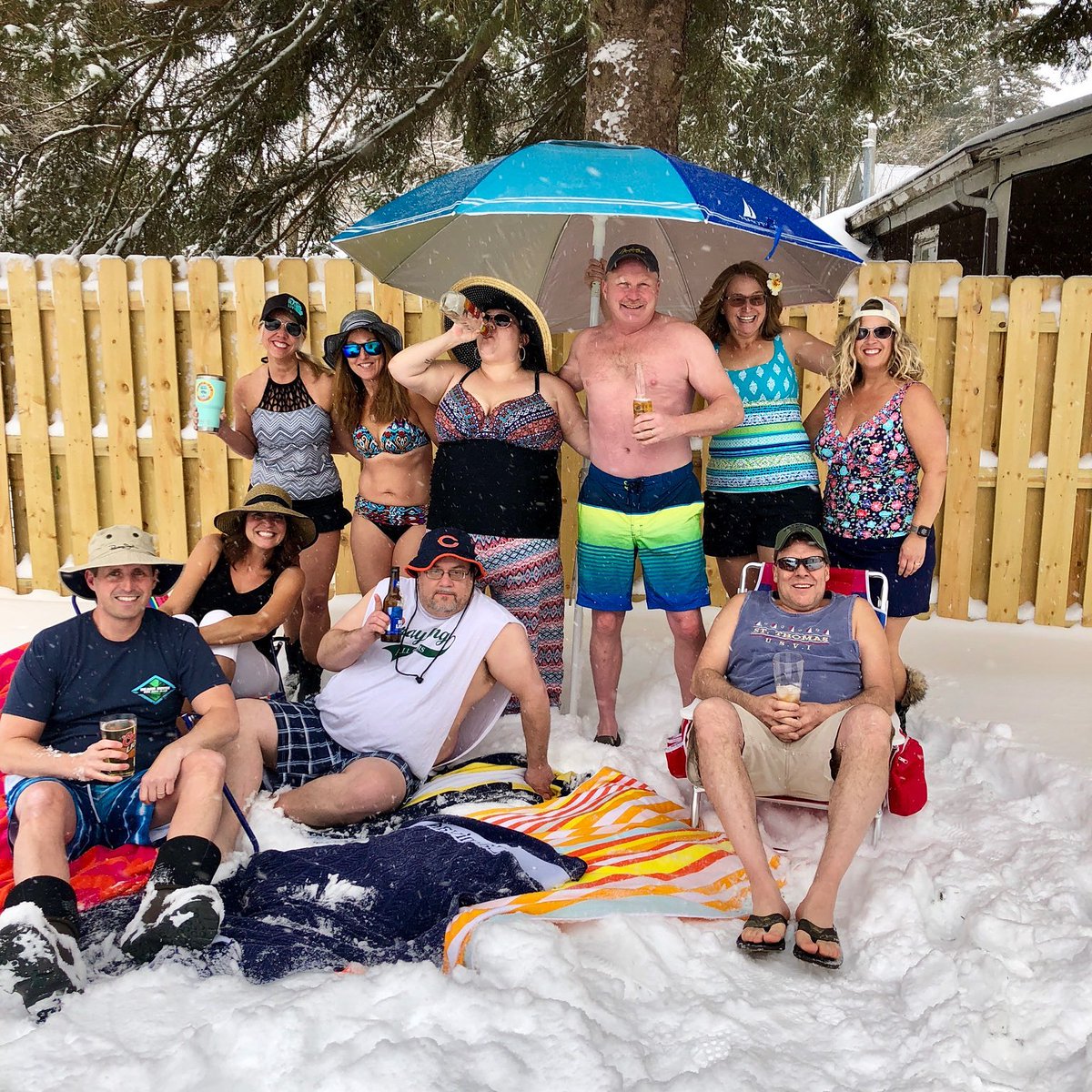 Michelle1321526's tweet photo. WE WANT SUMMER! GRAYLING MICHIGAN! @RobinMeade @MorningExp https://t.co/pbFG0BkIjk