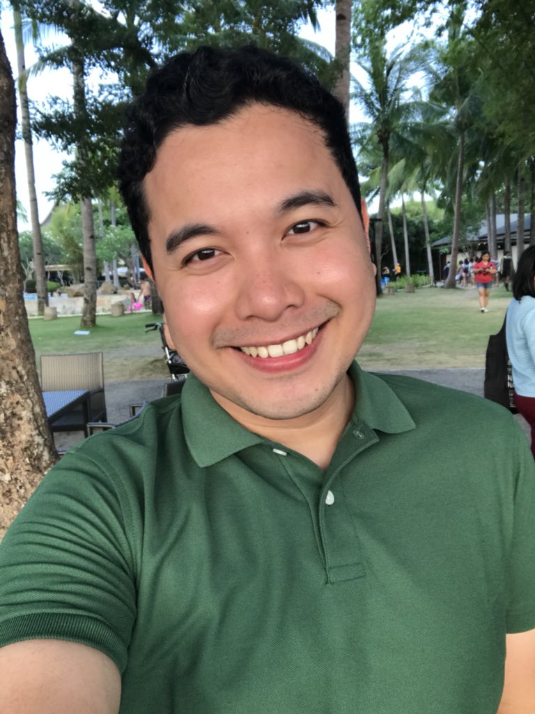 TheErickQ's tweet photo. Thank YOU for amazing sunsets.

Selfie bago sumakit ang balikat dahil sa sunburn

#DentistaInc
#AdminTeamBuilding
#SalamatKojieSan https://t.co/Ss0OxwidBD