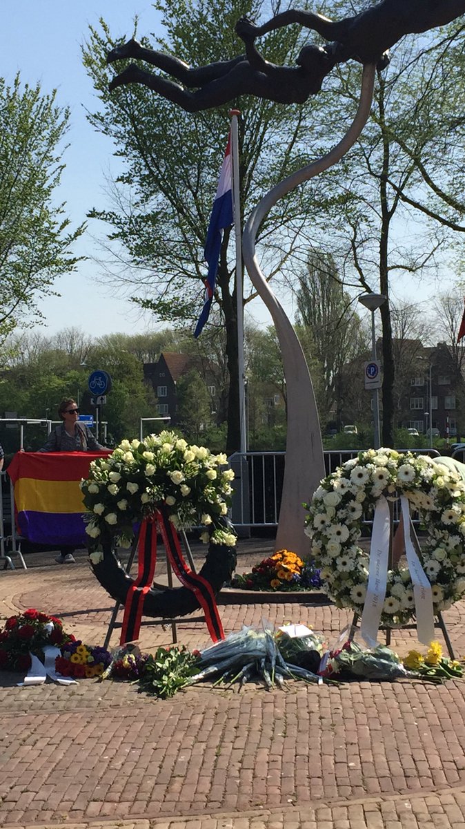 Vanmorgen was Herdenking Spaanse Burgeroorlog in de Nieuwe Havo met wethouder Arjen Vliegenthart en stadsdeelvoorzitter Noord <a href="/cobyvanberkum/">CobyvanBerkum</a>. Namens de gemeente Amsterdam werd een krans gelegd door de stadsdeelvoorzitter Coby van Berkum.