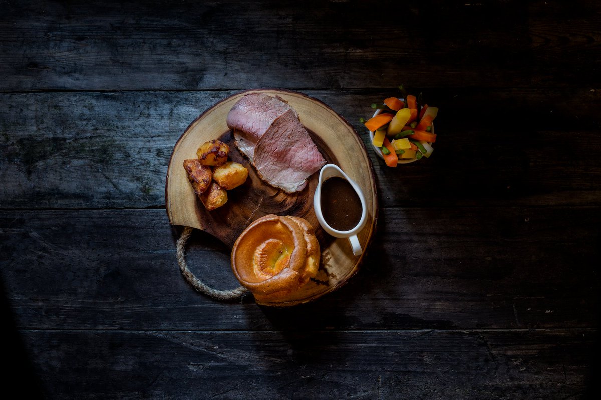 Fri-yay! Join us this weekend for fine food, real ales, fizz and fun.
Starting tonight with fabulous fish specials, weekend food served from 12pm and the legendary Sunday carvery!
#weekend #family #yorkshire #grassington #skipton #daysout #whatson #friends