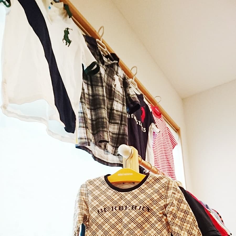 happycollabo's tweet photo. キッズ服フリマコーナー初登場

一部をチラッとご紹介！

ミキハウス、familiar、ラルフローレン、バーバリー、GAPなどのブランド、スポーツブランドなど多数

タグを切ったもの、記名を消したものも中にはありますが、状態は良好です♪
写真のものは130、140サイズ。他サイズ70～150サイズもご用意！ https://t.co/RTcllkeWaP