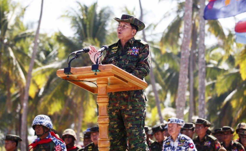 ClickIttefaq's tweet image. #Citing #Rohingya #massacre, #Myanmar #army #chief urges soldiers to #obey #Law
bit.ly/2K1yDSh