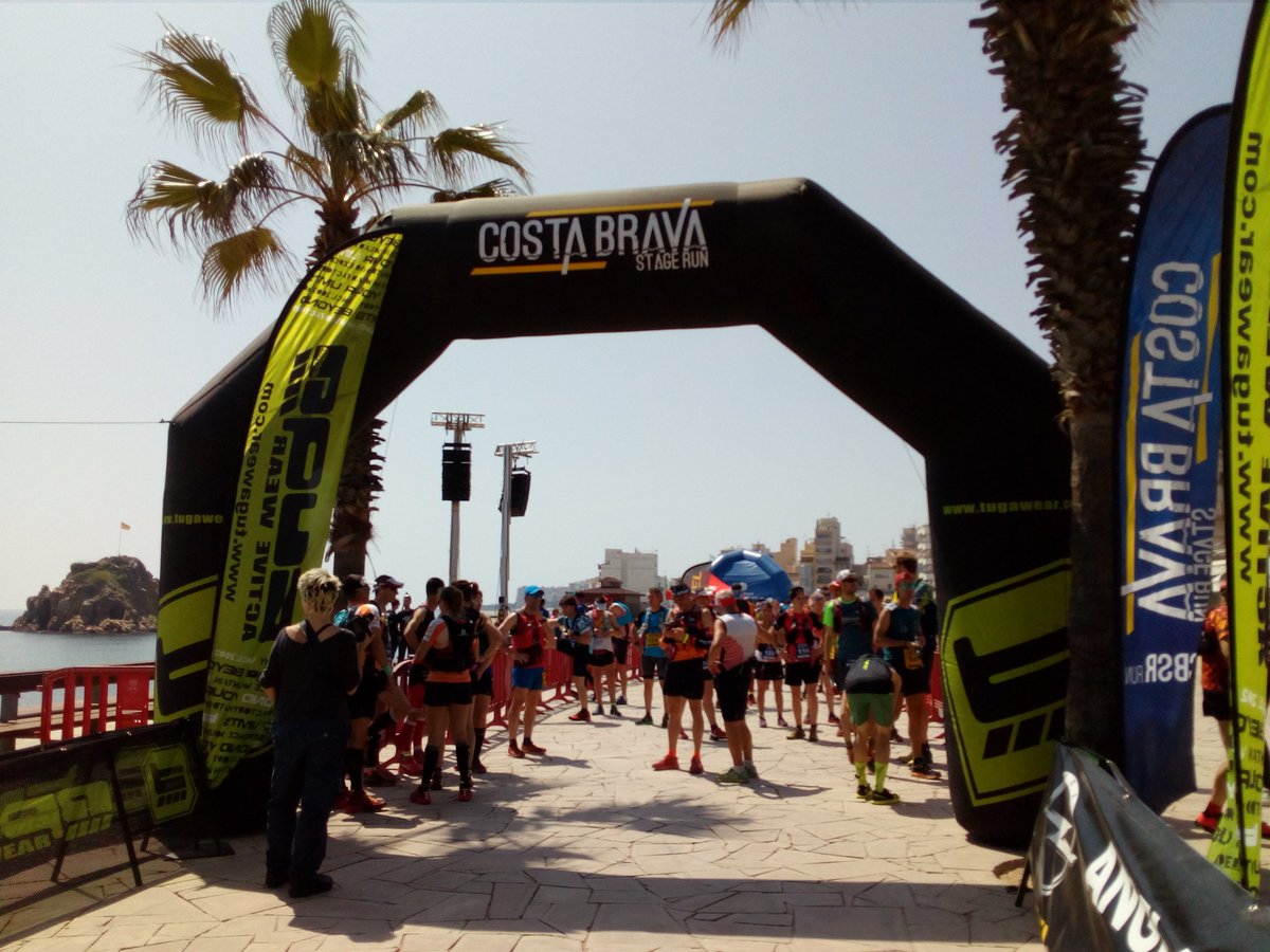 CostaBravaRun's tweet photo. #CBSR2018 is start!
1a etapa: Blanes-Tossa de Mar
23km D+900m https://t.co/Nz2WDfkKII