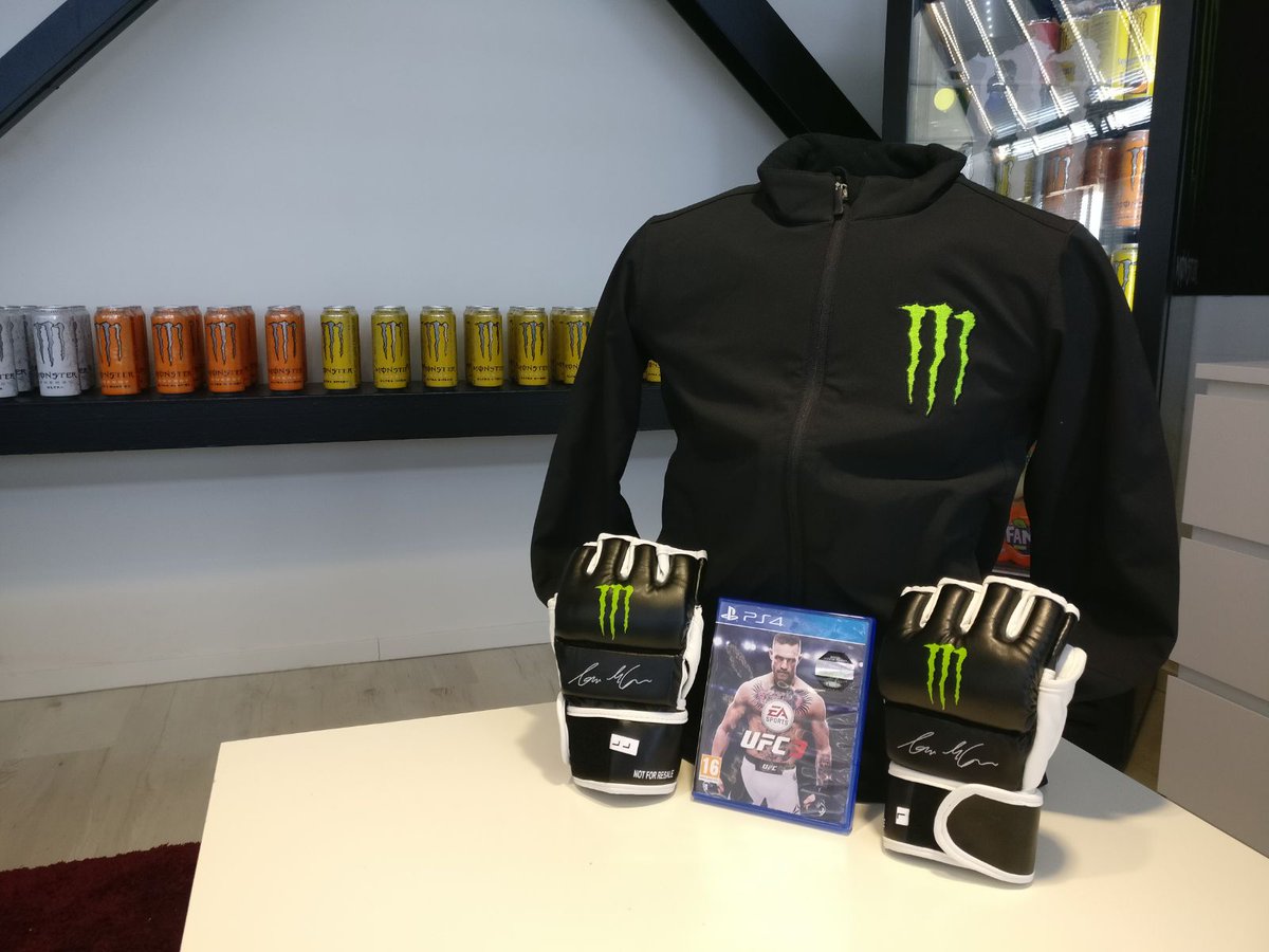 YaraskyGaming's tweet photo. Wil jij kans maken op dit awesome UFC Monster Energy pakket met gesigneerde handschoenen? Retweet dan deze tweet, volg mij en @MonsterEnergyNL en wie weet krijg jij hem opgestuurd! =D https://t.co/0DPr1Kerei