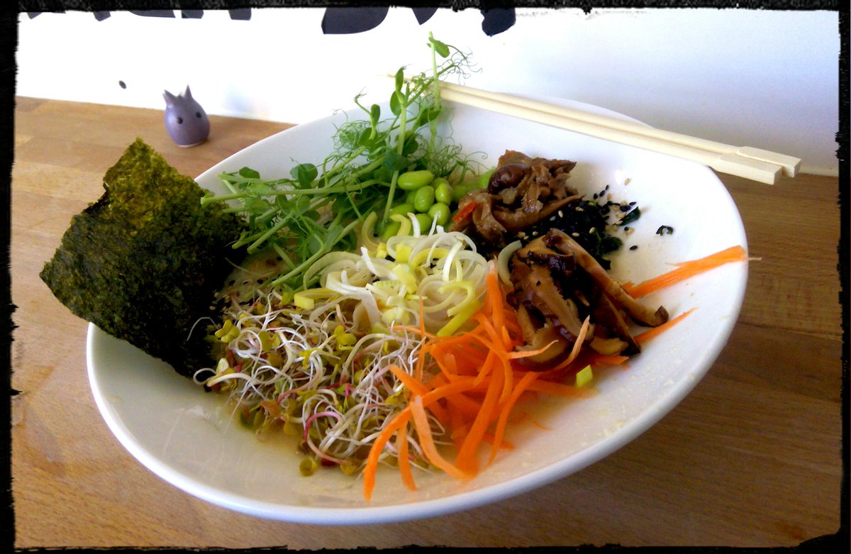 anna_rake's tweet photo. Dinner time! :) I was there looong time ago last time. *__*
#AlmostCeres #BeLikeMiller #RamenTime #Omnomnomnom https://t.co/KuOAVcbTG7