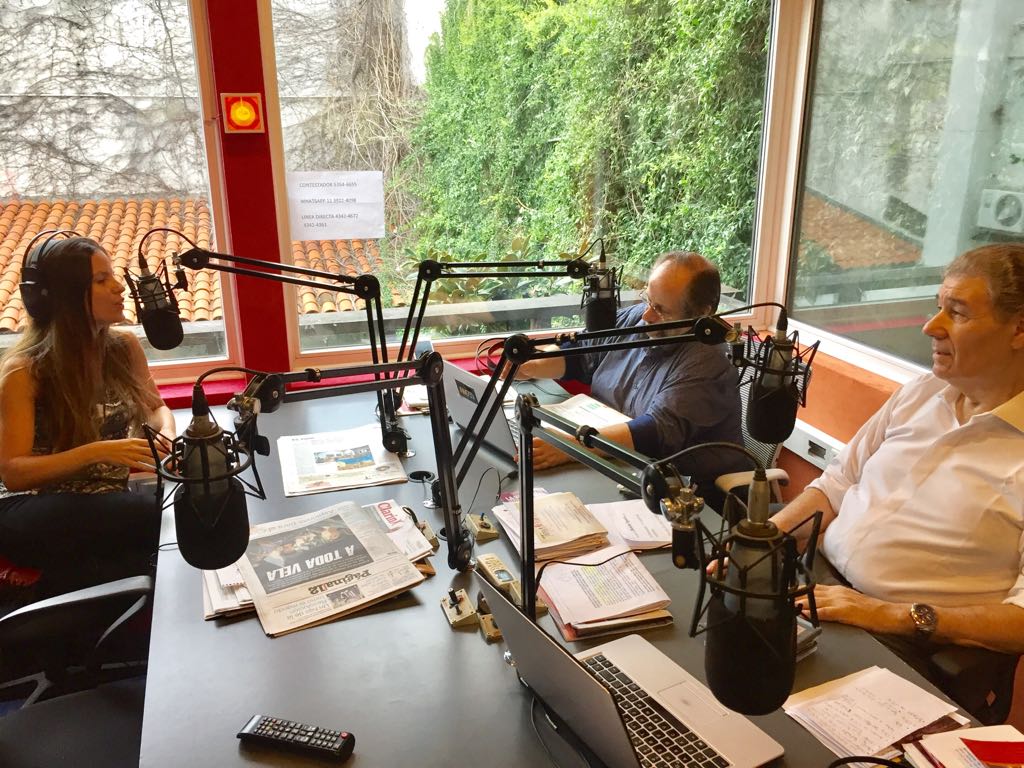 Ya comenzamos #LaMañana junto a <a href="/gustavowcampana/">Gustavo Campana</a> y <a href="/PaulaHorman/">Paula Horman</a> 

Nos encuentran en <a href="/AM750/">LA 750</a> 

750.am