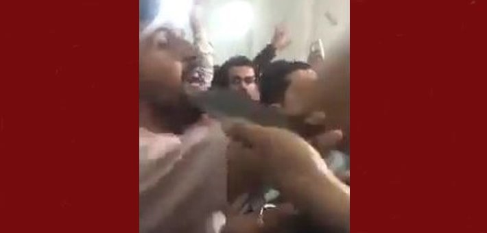 berxodan_serdem's tweet photo. یادگار سادقی که له مزگەوتی گەورەی شاری #بانه له بەرانبەر جەلیلی به توندی وەستا و ڕەخنەی گرت، شەوی ڕابردوو دەسبەسەر کرا

یادگار صادقی، جوانی که در مسجد بانه، در برابر جلیلی نقدهای تندی به حکومت وارد کرد، شب گذشته دستگیر شد.
#اعتصاب_کردستان https://t.co/wh8jdQQNgG