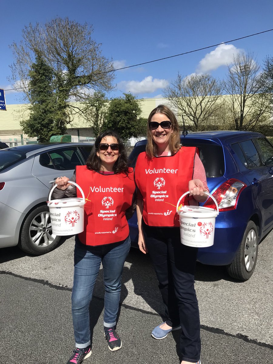 laniamh's tweet image. Glorious day to be out collecting for @SO_Munster with @Caliope333  #CollectionDay #DellEMC #iwork4Dell #limerick