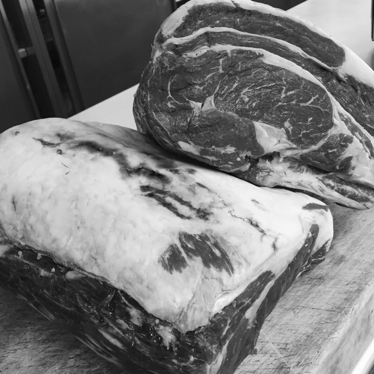 Nuttreeinn's tweet photo. Tables still available for Sunday roast this week.
Come and try this local beef, from only three miles down the road!
#local #beef #sunday #sundayroast #sirloin #yorkshire #roastpotatoes #pubroast #countryfood #contrypub https://t.co/toZhYLeyrq
