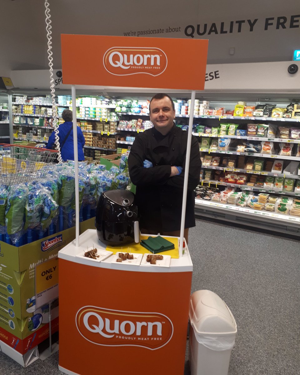 We have Sean from <a href="/QuornFoods/">Quorn Foods UK</a> in store today sampling their new vegan range of products why not pop in and try some 
#quornveganfoods #quorn #supervalu #supervalusundrive