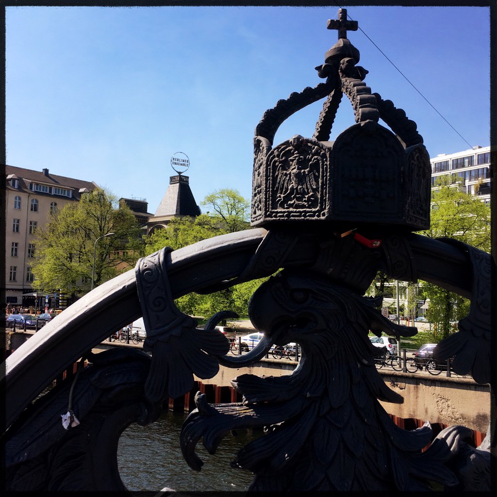 HMDMR_official's tweet photo. crown &amp; castle 
@blnensemble https://t.co/5zSnTWAH0a