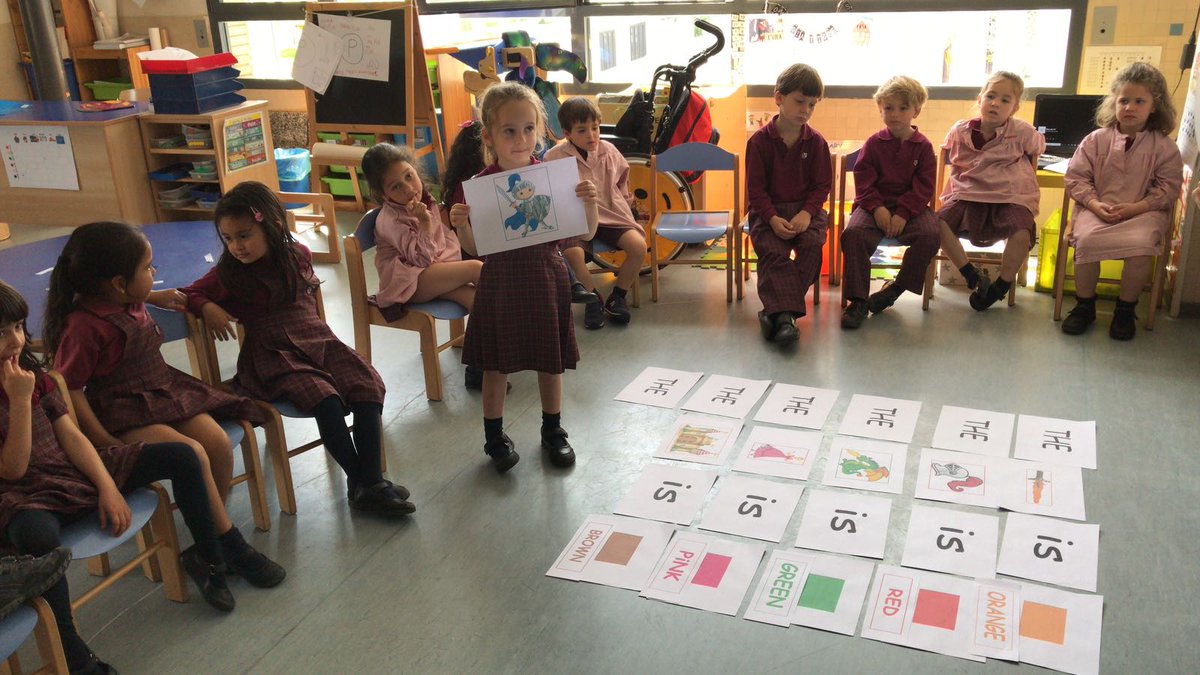 InfantilBllc's tweet photo. The castle is brown, the princess is pink, the dragon is green... #pseudoprojecte #SantJordi2018 #kidslearningenglish #P4InfantilBllc https://t.co/Dn39MuBlw9