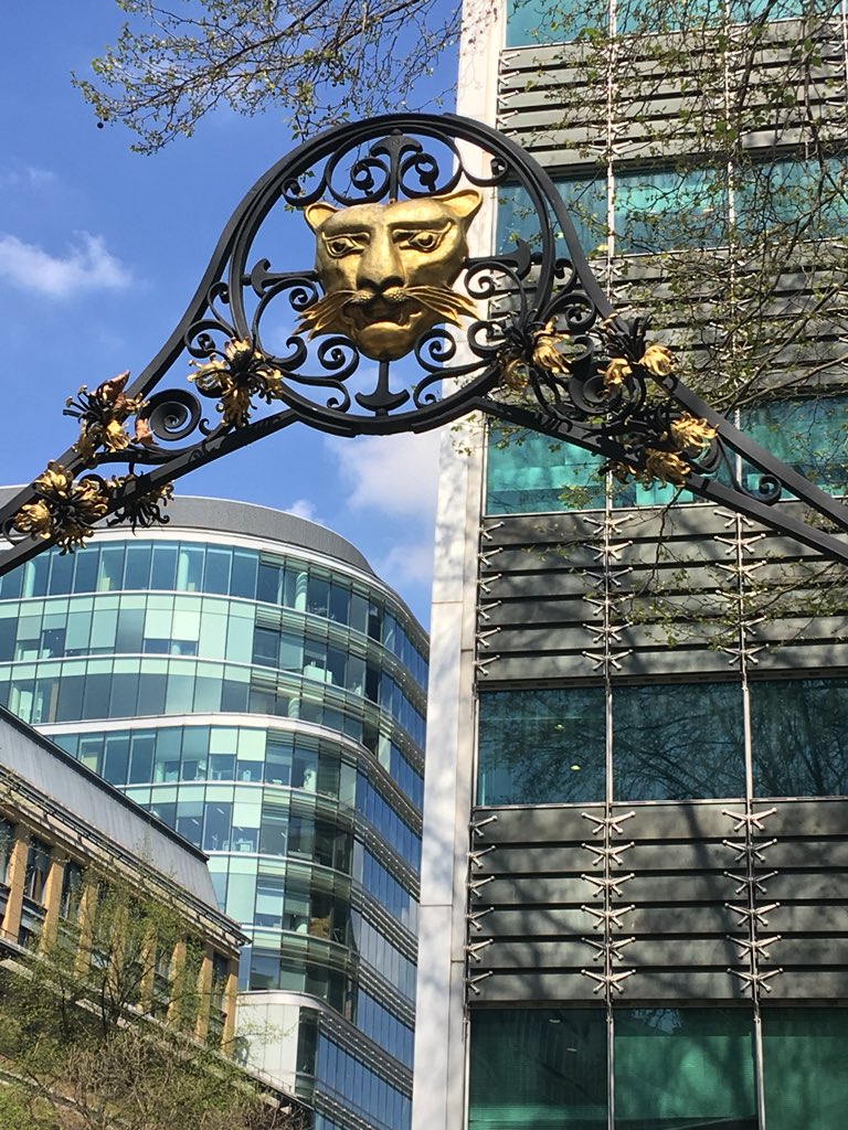 Sylindria's tweet photo. #GreshamStreet #Gate #London https://t.co/ajoE6q8aJK