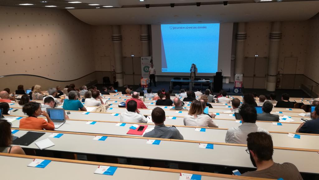 CCINantes's tweet photo. [#RGPD] Près de 200 entreprises au rendez-vous d'une formation sur le #RGPD proposée par @CCINantes. Le compte à rebours a commencé pour les professionnels. ⏳⌛ https://t.co/QehqZI6ob5