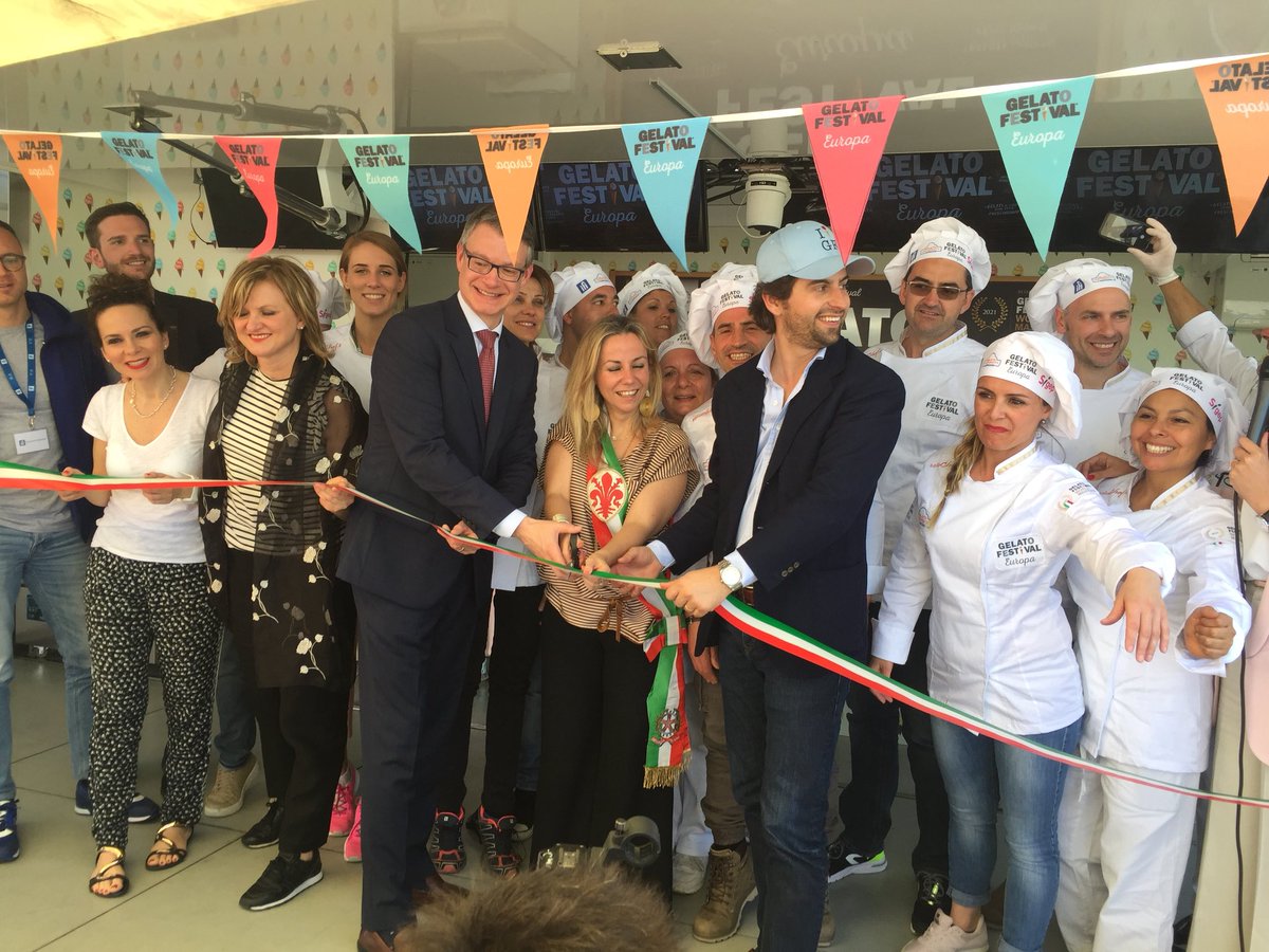 gelato_festival's tweet photo. Highlights Inaugurazione Gelato Festival Firenze! Siete pronti?!? Noi si!!!! Vi aspettiamo fino al 22 aprile dalle 12 alle 20 al Piazzale Michelangelo!!! Acquista il tuo biglietto su https://t.co/bvJEZv1UBQ #gelatofestival @Carpigiani1946 @SigepRimini @ifi1962 @MEC3_Gelato https://t.co/hc8BIW0tZf