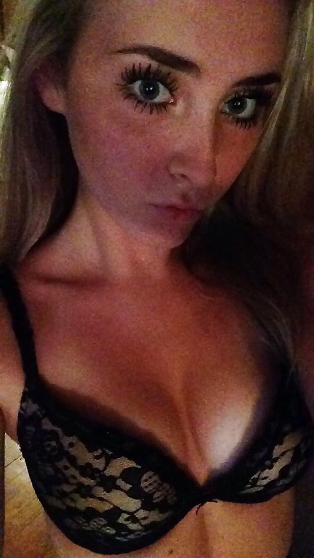 Elxxx0's tweet photo. My boyfriend cheated on me, here to get revenge and expose my own body 😈😈 RT and make sure he finds it 😈😈💦

#cumslut #slut #ass #tits #cumtribute #cocktribute #18 #teen https://t.co/4YmNug7Q2h